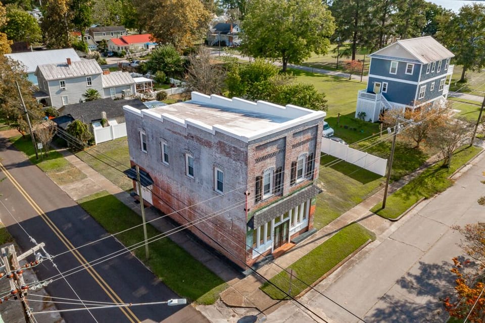 Exterior 3