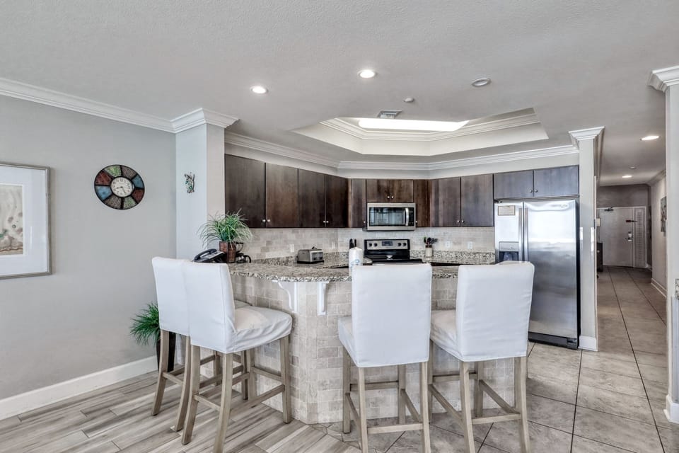 Oasis 1904, 3 Bedroom 4 Bathroom. 19th Floor. Sleeps 10. Managed by Island Rentals