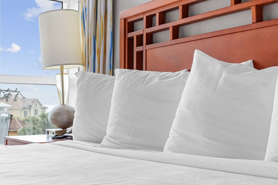 Comfy hotel bedding .... rest assured!