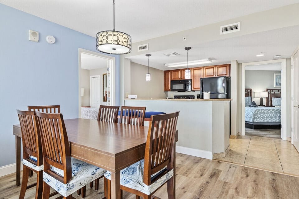 The dining area is perfect for more than just meals — gather for a game night, enjoy a family dinner, or map out the next day`s adventures together. 🍽️🎲🌅