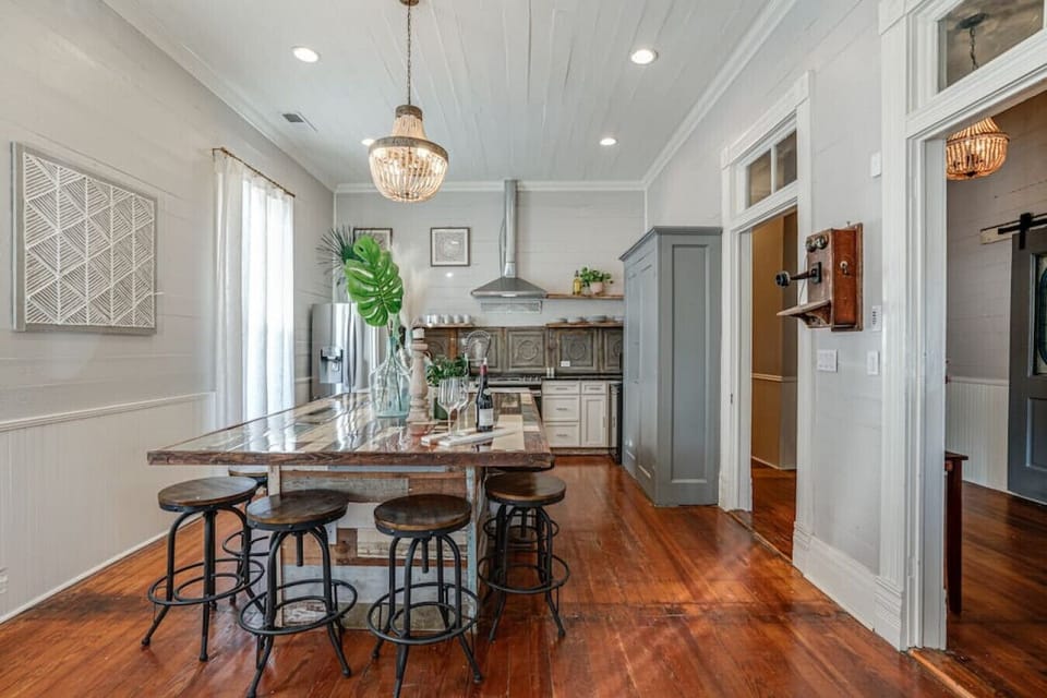 Dining Area 1 and Full Kitchen