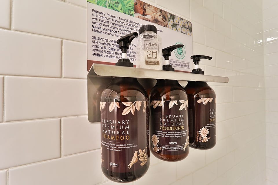 Suite | Bathroom | Hair dryer, bathrobes, bidet, towels