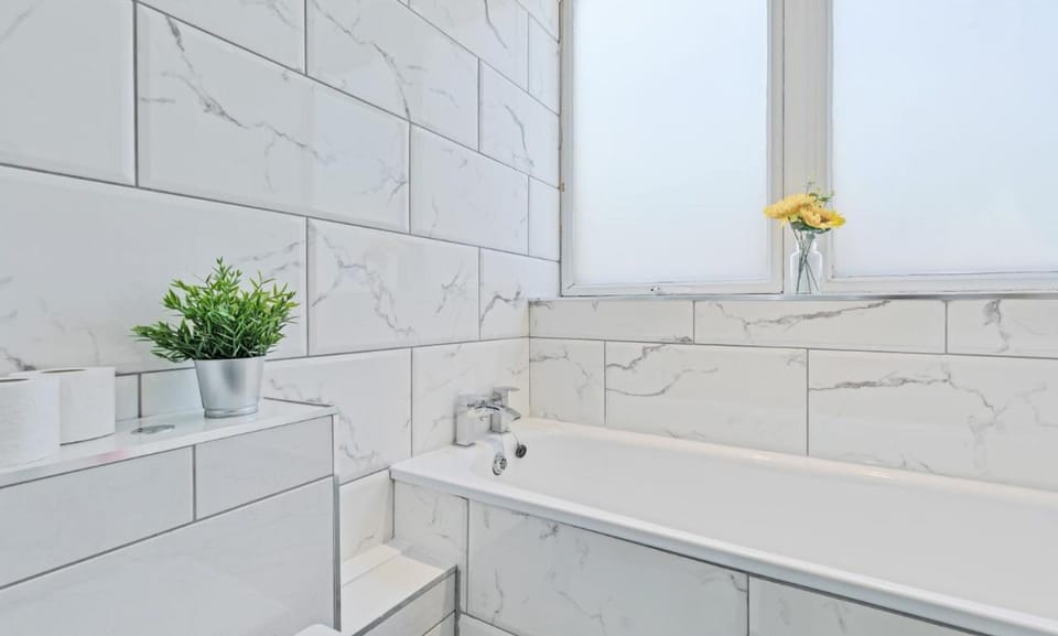 Urban Heights - two Bedroom two Bathroom Loft Style Apartment - Fast Wifi Apartment in Brighton