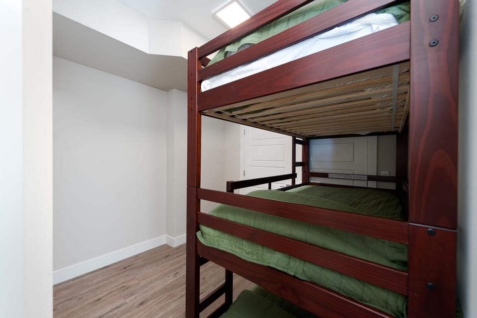 4th Bedroom - Bunk Bed (Triple - twins)