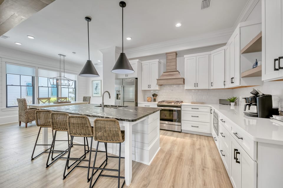 Counter and Kitchen
