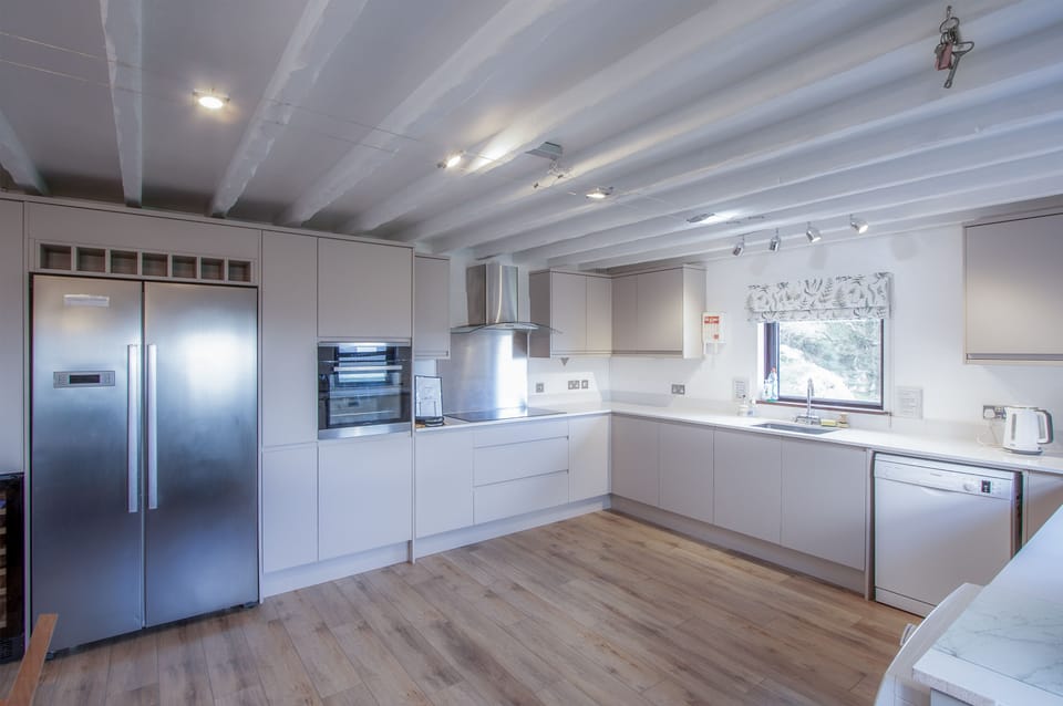 Family House | Private kitchen | Fridge, microwave, oven, stovetop