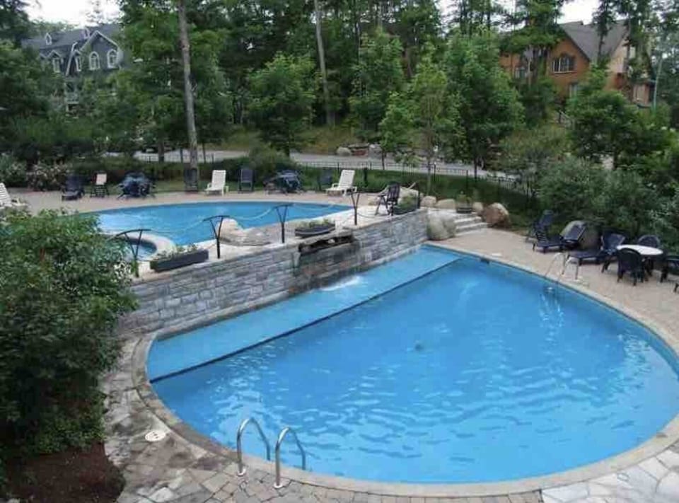 Complex pool