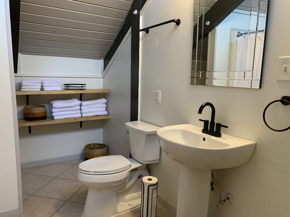 Loft Bathroom Unit A