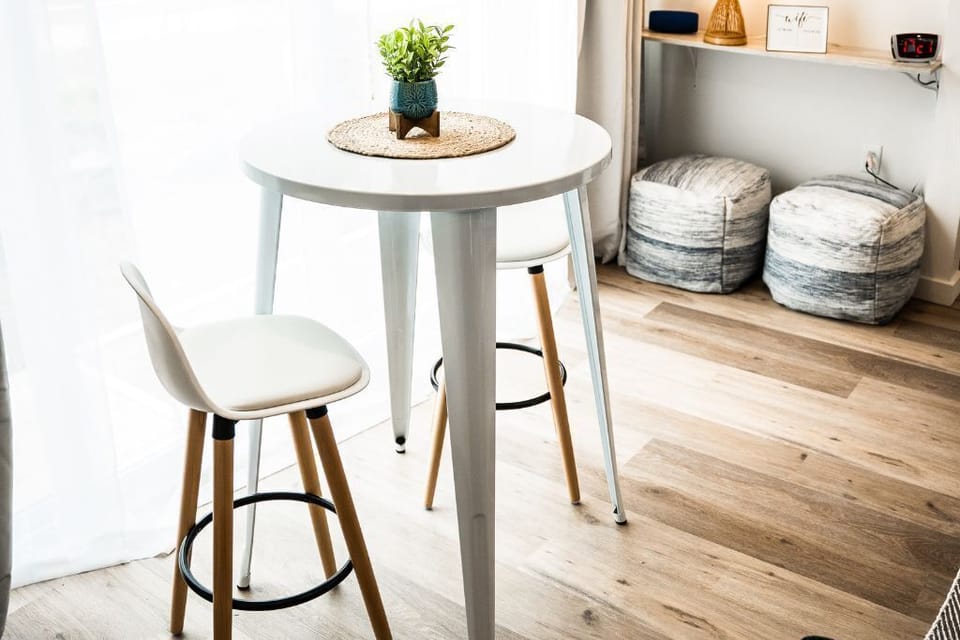 Table for two in the primary
