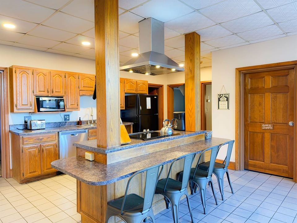 Full Kitchen at the Hive Lodge