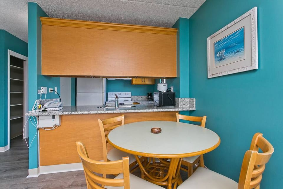 Kitchen and dining table