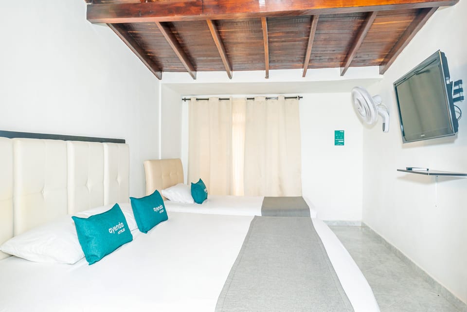 Triple Room | Hypo-allergenic bedding, free WiFi, bed sheets