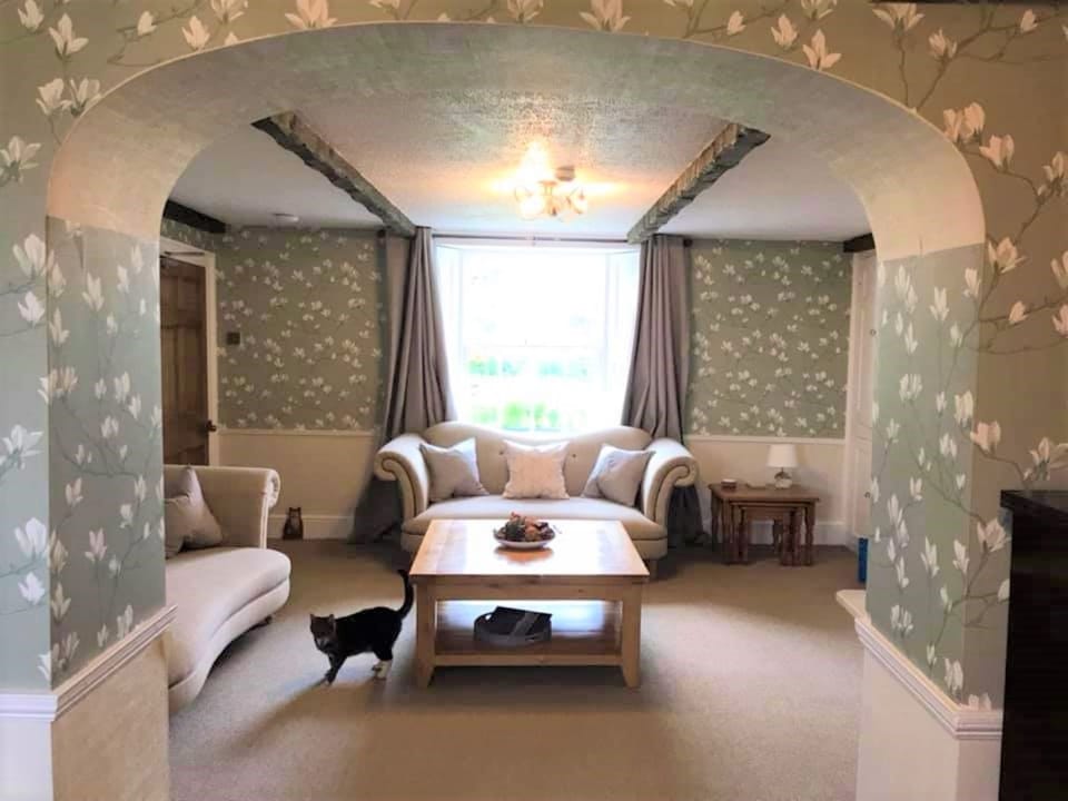 Double-gate Farm Bed and Breakfast in Sedgemoor