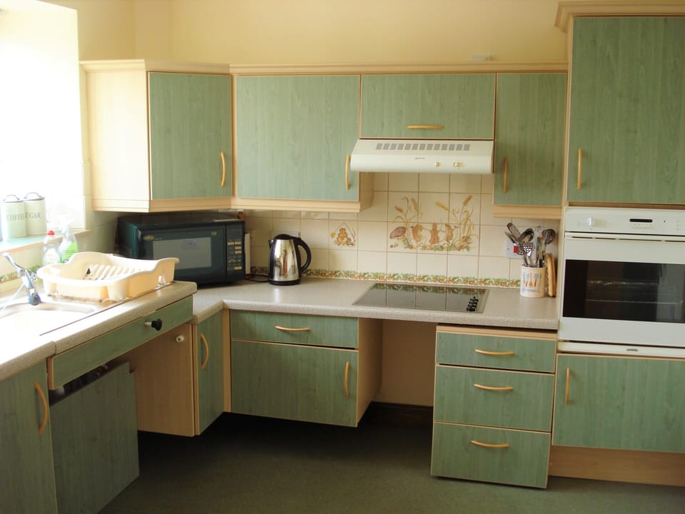 Cottage, Accessible, Ensuite (Swallow Barn) | Private kitchen | Highchair