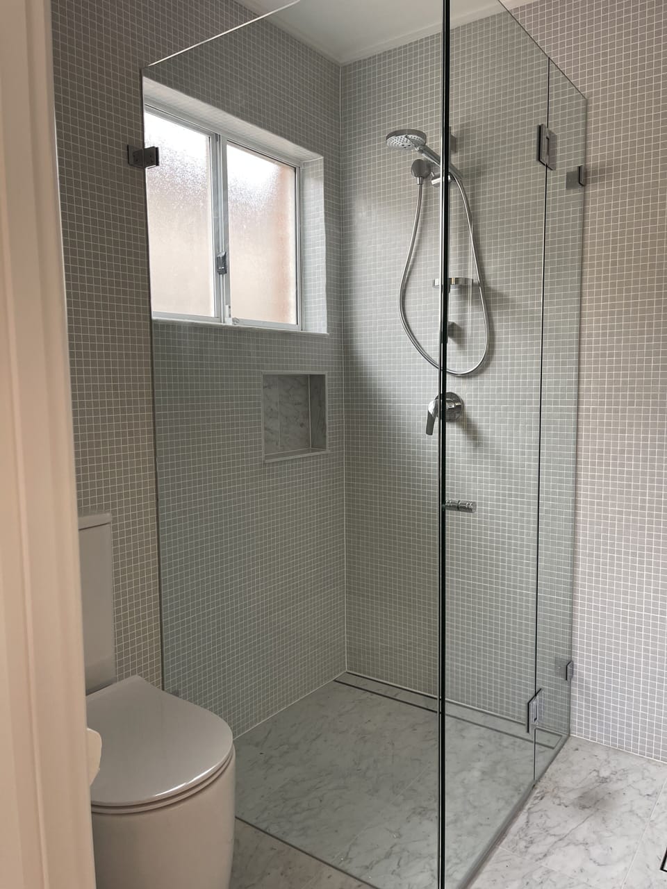 Rain dance shower hose 