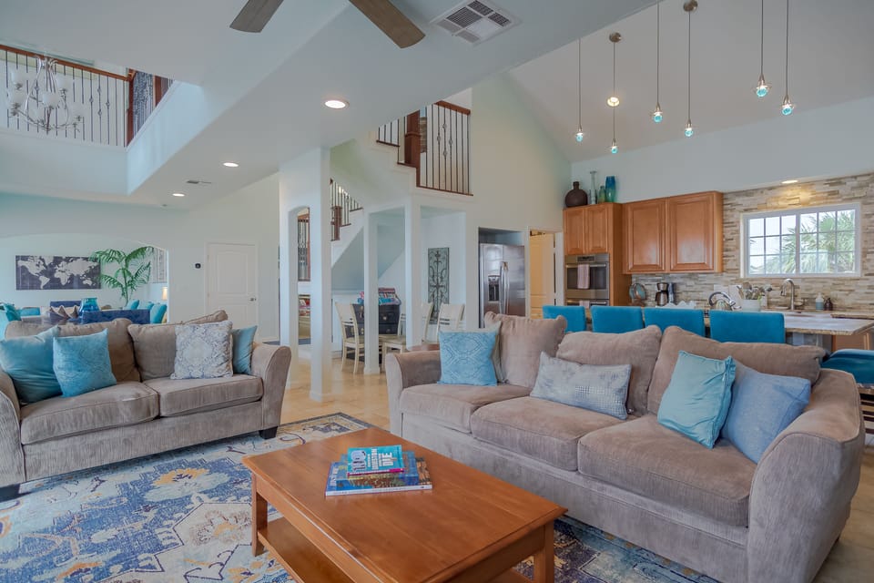 Open floor plan is great for enjoying everyone's company