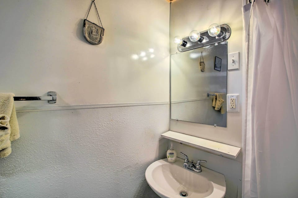En-Suite Bathroom | Complimentary Toiletries