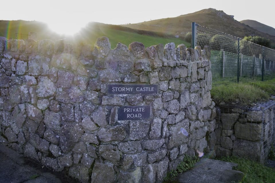 Stormy Castle - 6 Bedroom Sleeps 14 - Llangennith (637)