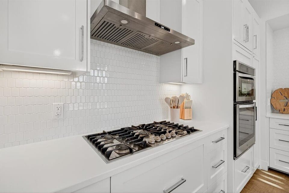 House (5 Bedrooms) | Interior