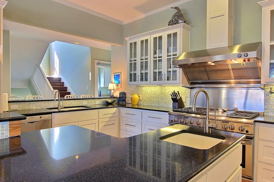 House (6 Bedrooms) | Interior