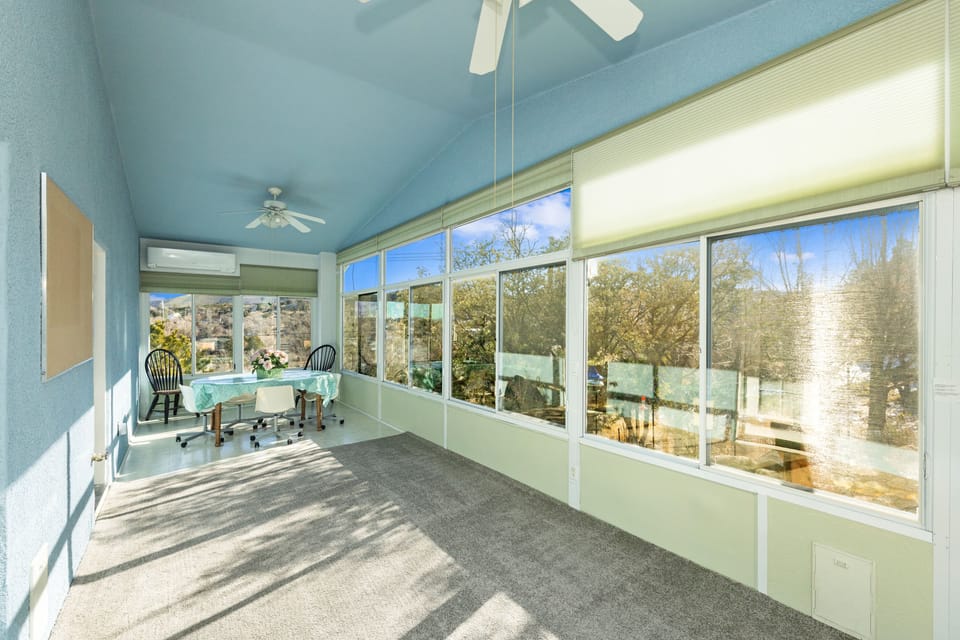 Sunny Arizona bonus room / office
