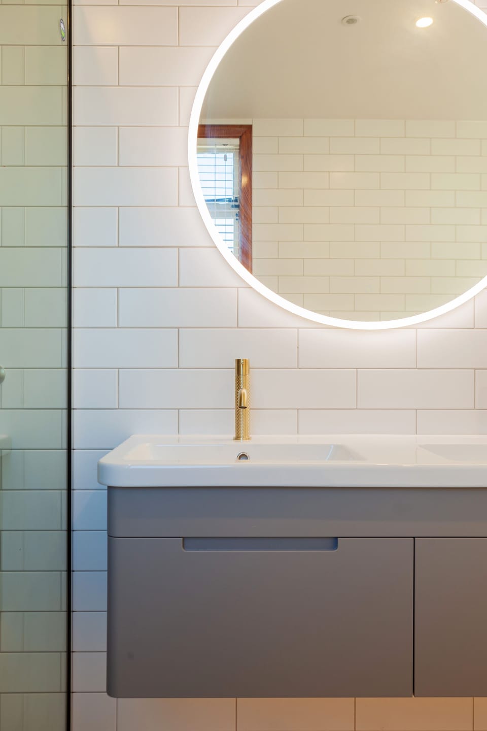 Executive Room | Bathroom | Free toiletries, hair dryer, heated floors (bathroom), towels