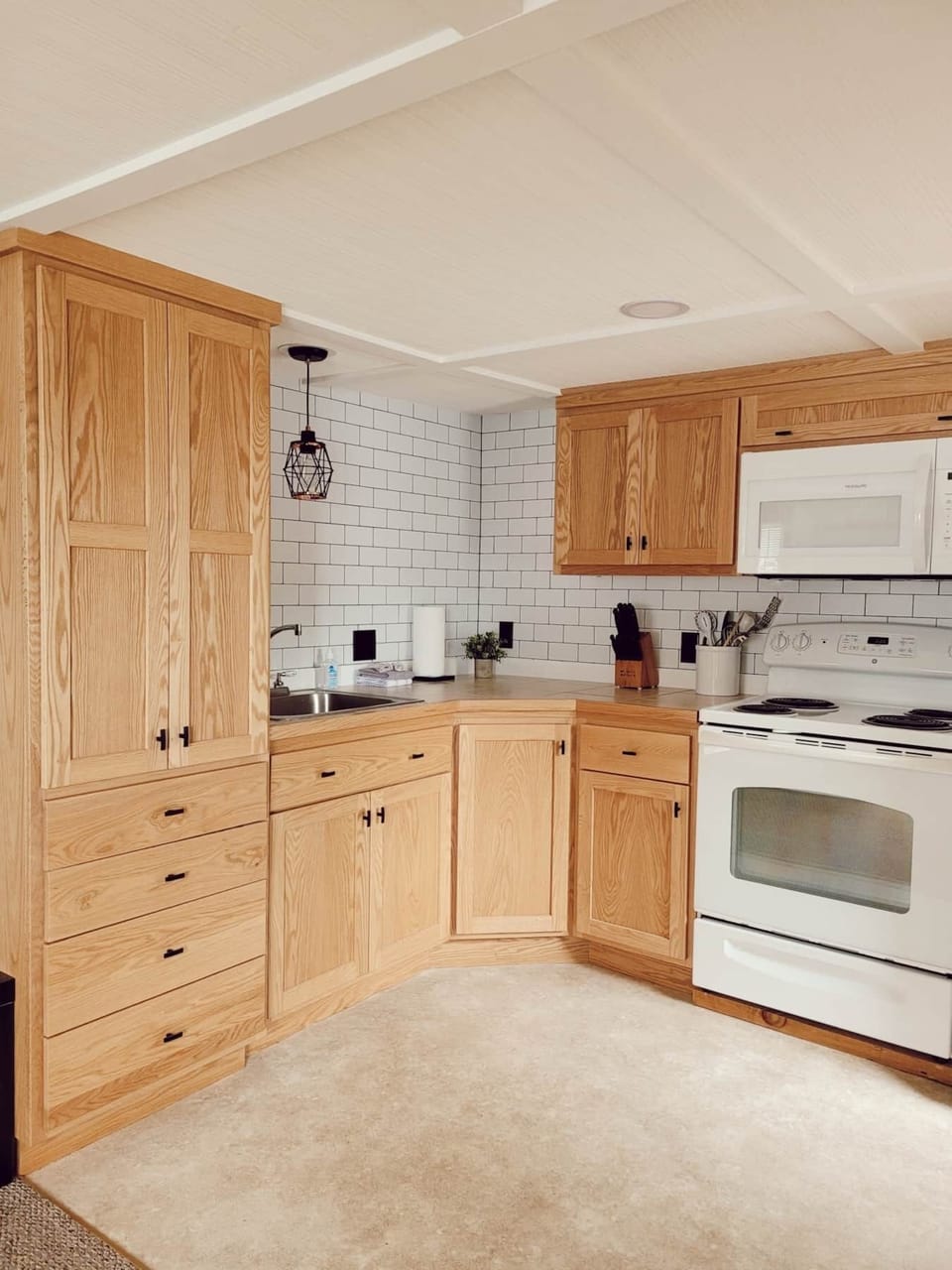 Cabin 2 | Kitchen (1)