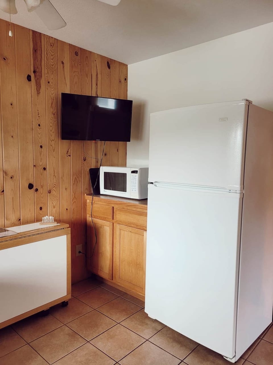 Cabin 7 | Kitchen and TV Area
