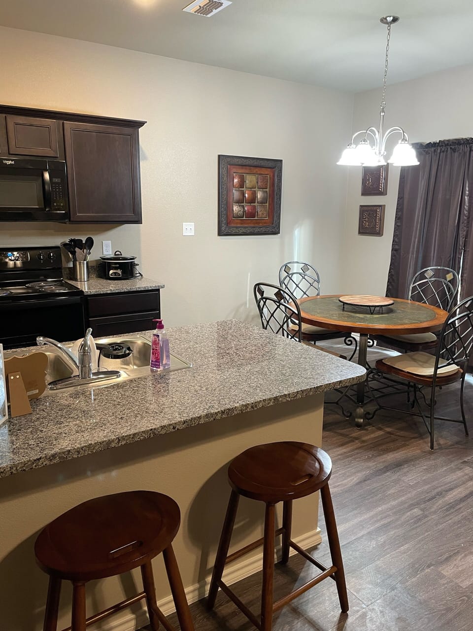 Kitchen and Fining Room with Bar