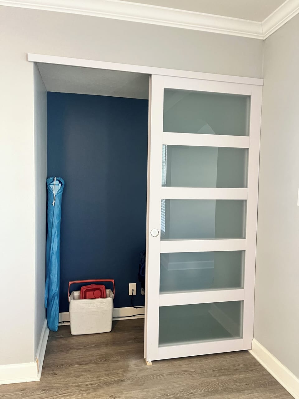 closet to hold all the beach gear/ beach cart/ beach chairs / umbrella/ cooler