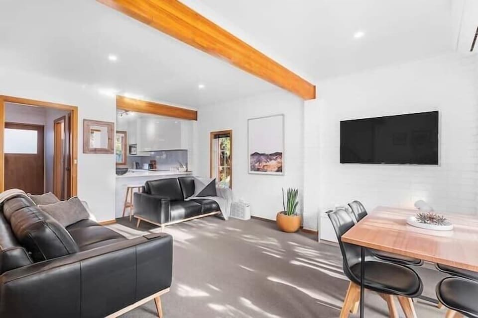 Jess Sydney, Australia Jess Rating, 5 stars ,· May 2024 We had a great stay!! Will definitely book again next time we are in Hobart.
