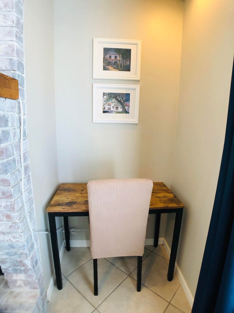 Cozy Workspace with High-Speed Internet • Ideal for Remote Work