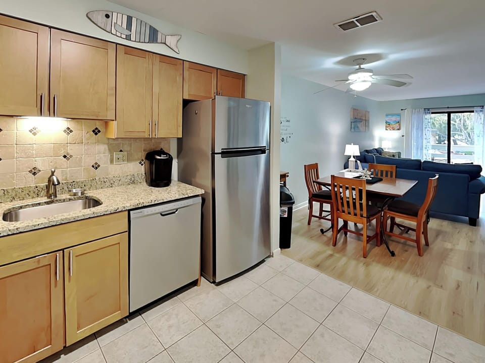 Condo (2 Bedrooms) | Property amenity