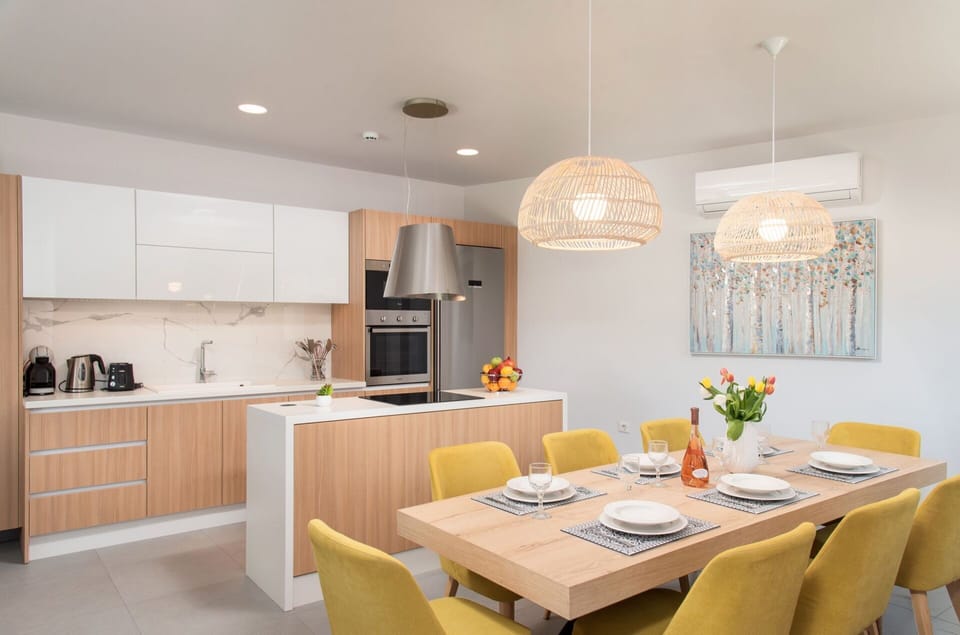 Dining Room, Kitchen