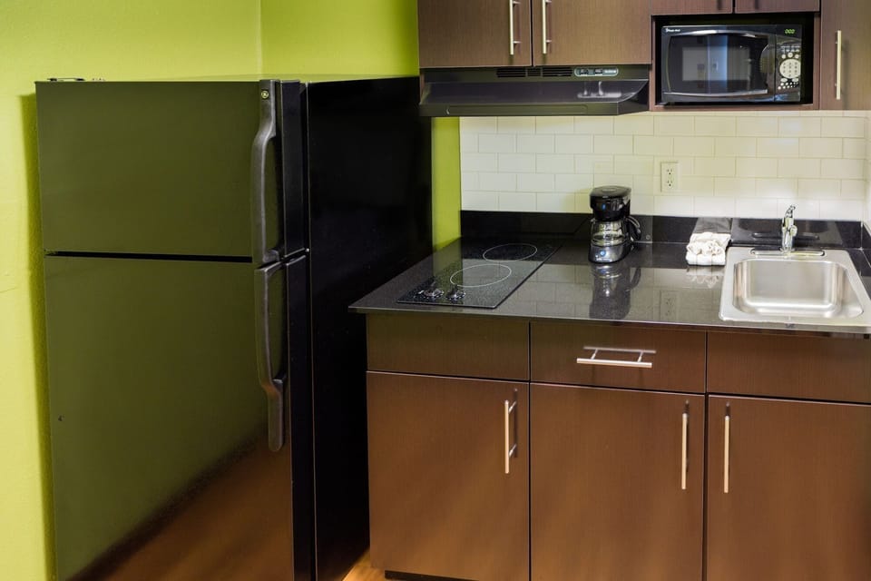 Fridge, microwave