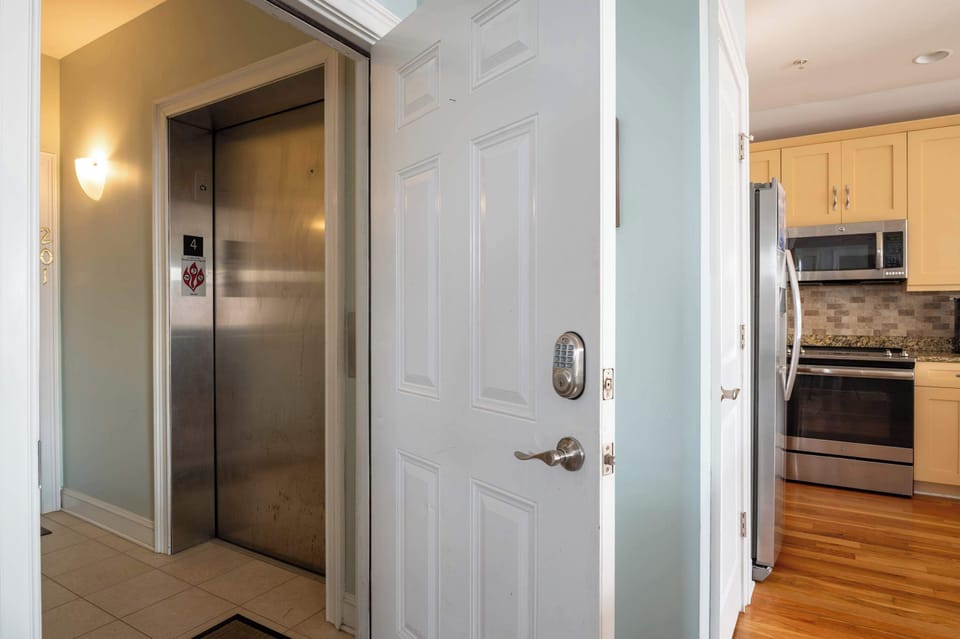 Elevator to all Levels