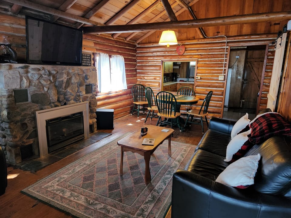 Living/Dining area - Living/Dining area