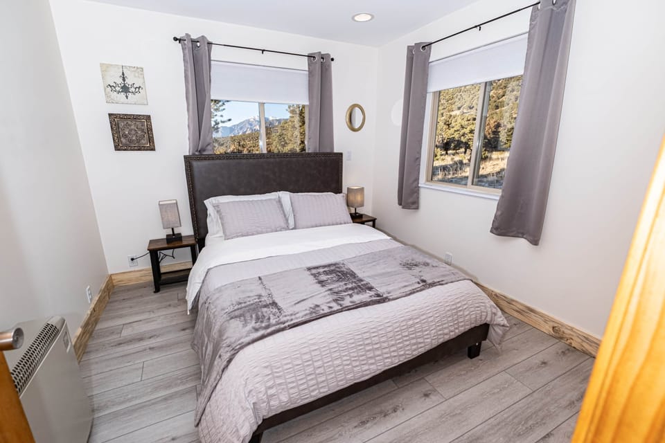 Bedroom Three: Comfortable Queen Bed (1)