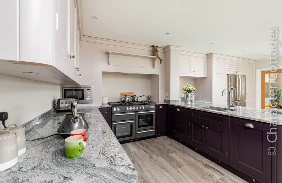Cottage | Interior