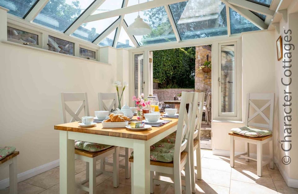 Cottage | Private kitchen | Fridge, microwave, dishwasher, electric kettle