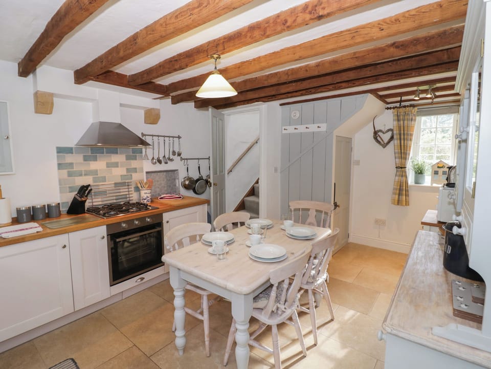 Cottage | Private kitchen | Fridge, dishwasher, electric kettle, toaster