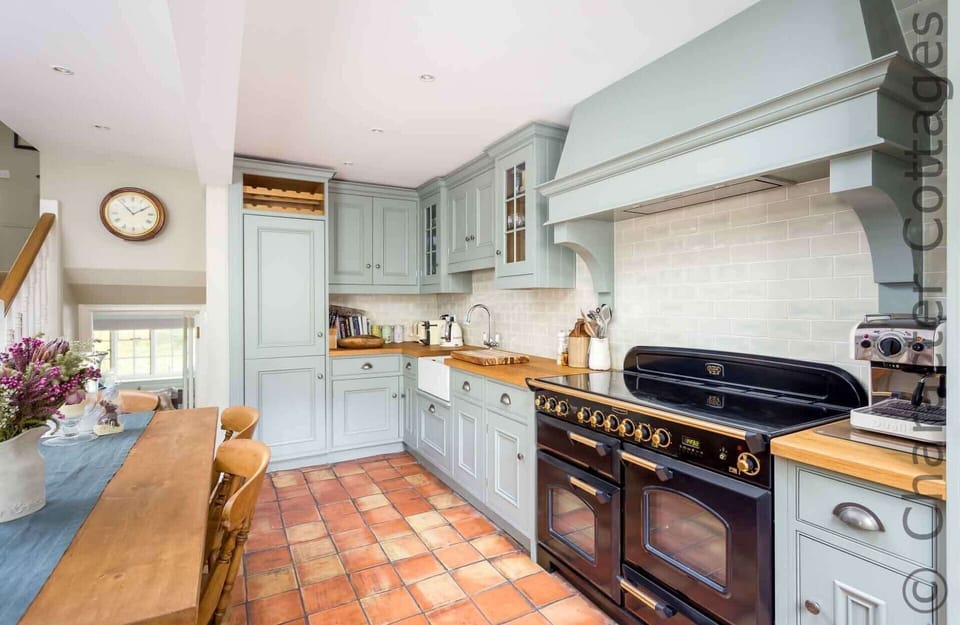 Cottage | Interior