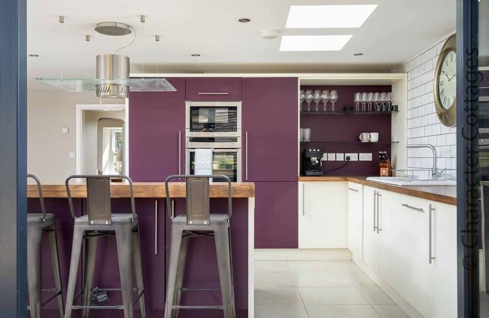 Cottage | Private kitchen | Fridge, dishwasher, electric kettle, toaster