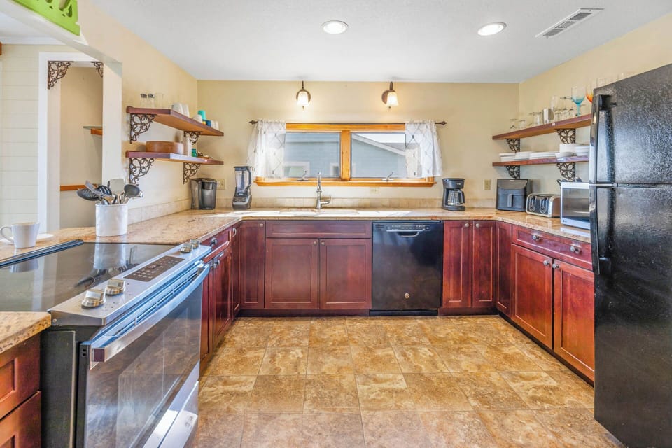 Surf or Sound Realty - 991 - Second Wave - Kitchen -1