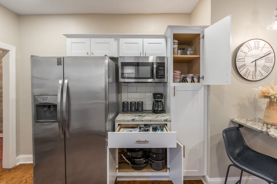 Equipped with essential items you'll need in the kitchen.