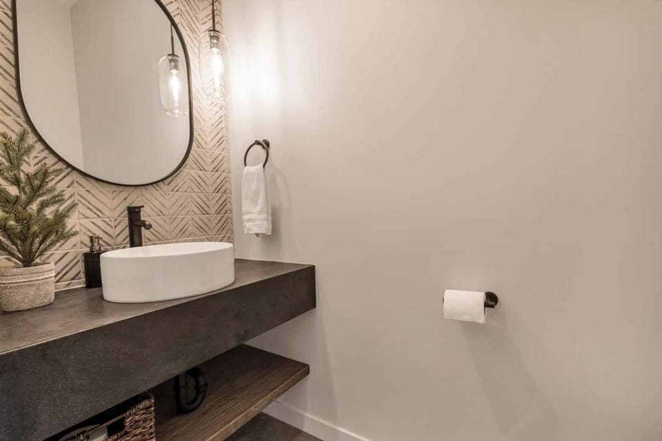 Downstairs powder bath 