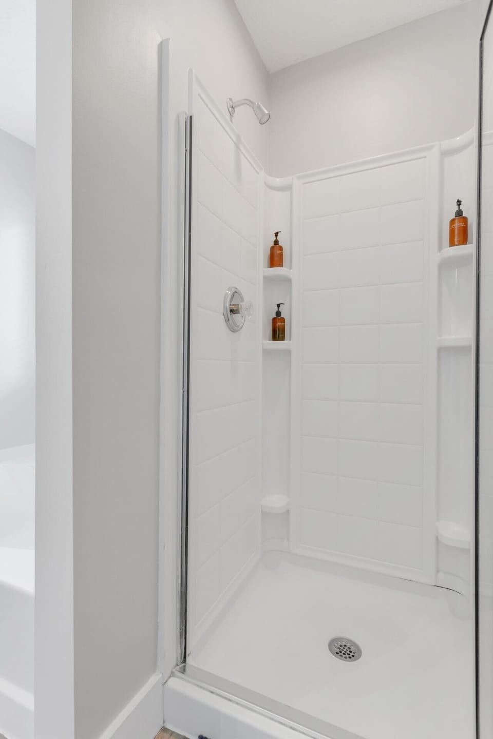 Ensuite primary shower.