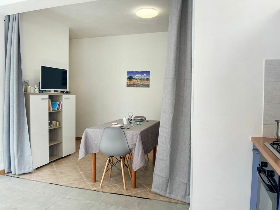 Building, Table, Furniture, Computer Desk, Wood, Desk, Interior Design, Chair, Floor, Flooring