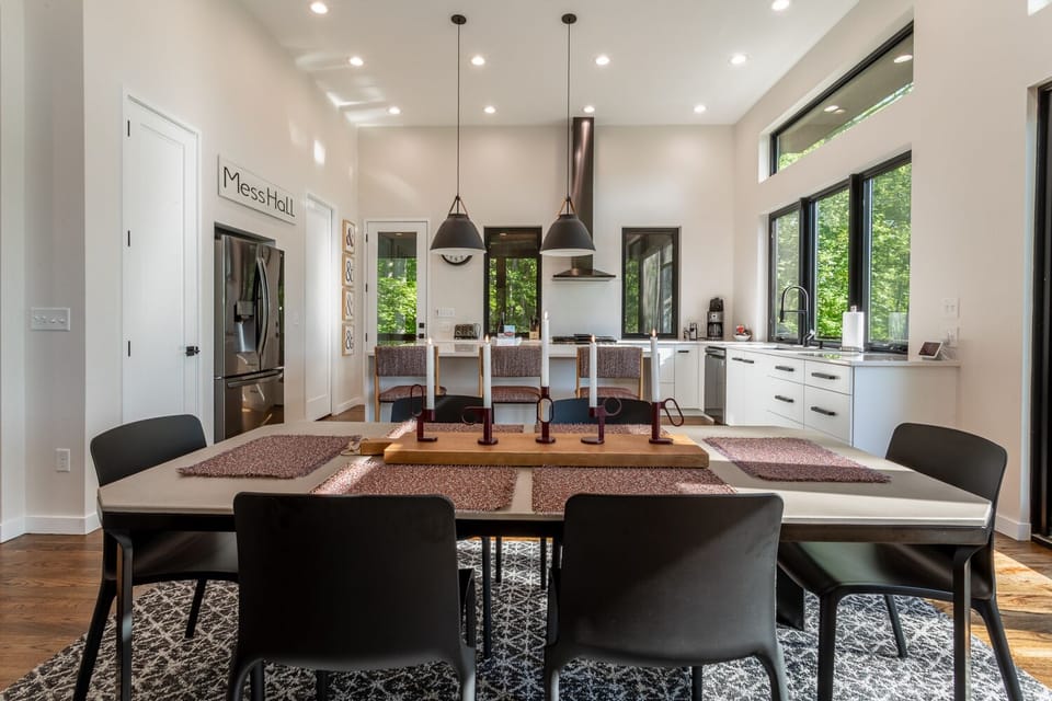 Dining Area | Seats 6