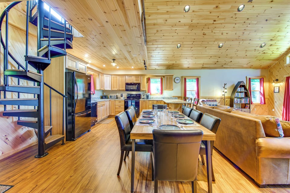 Dining Table | Main Level